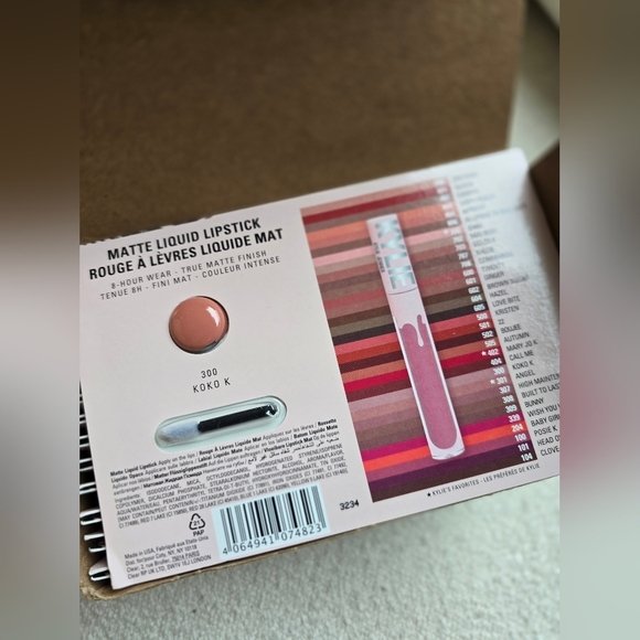 NEW! BOX of 25! Kylie Cosmetics Matte Lip Sample, Koko (Small Brush Included) - Picture 2 of 3